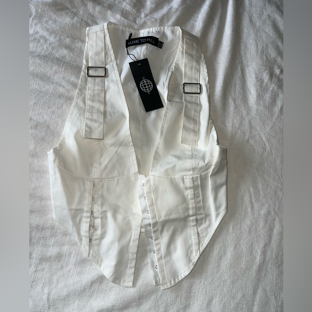 Luxe to kill top